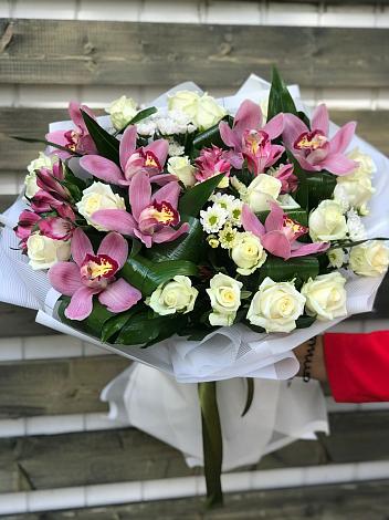 Букет цветов из: Розы и Хризантемы в Евсеево