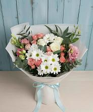 Букет цветов из:  Розы, Лизиантусы и Хризантемы в Евсеево