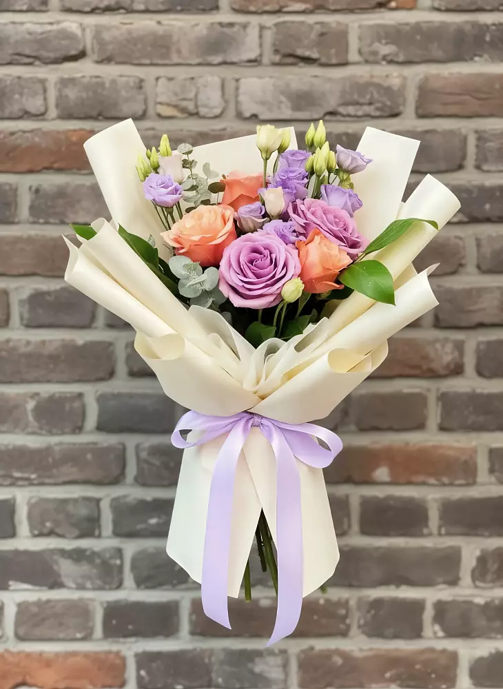 Букет цветов из: Лизиантусы и Розы в Евсеево