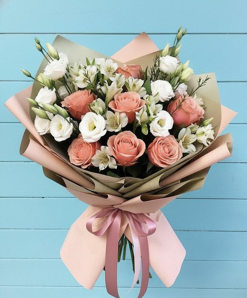 Букет цветов из: Розы, Альстромерии и Лизиантусы в Евсеево