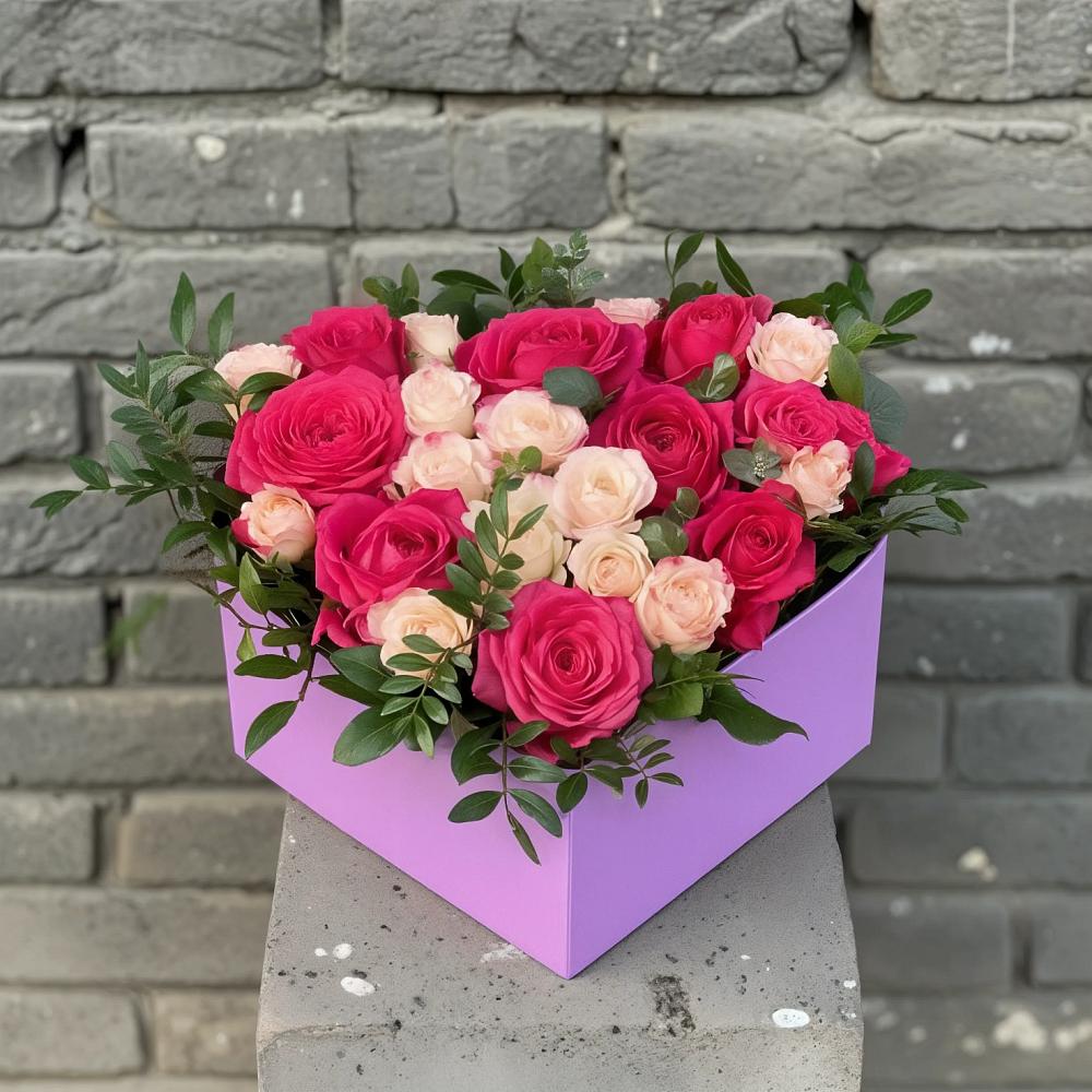 Цветочная композиция из Розы в коробке в Евсеево