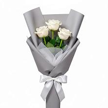 Букет 3 белые розы в Евсеево