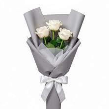 Букет 3 белые розы в Евсеево