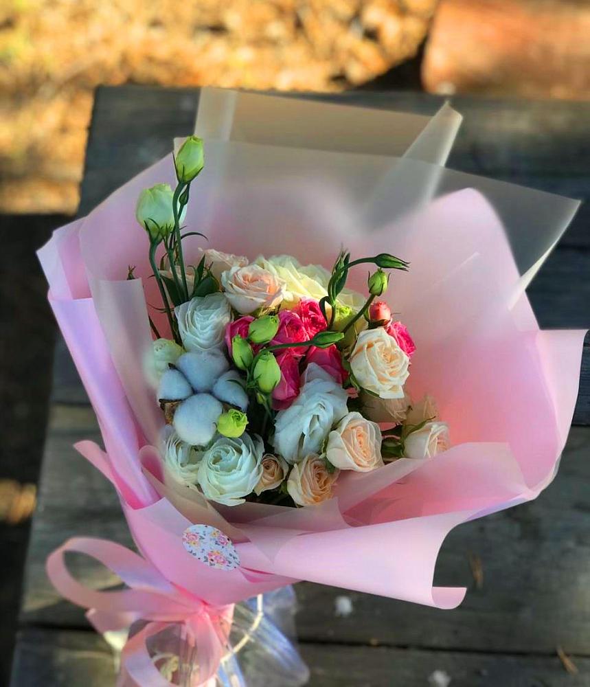 Букет цветов из: Розы и Лизиантусы в Евсеево