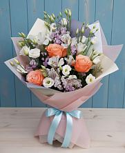 Букет цветов из:  Лизиантусы, Розы, Альстромерии и Гипсофила в Евсеево