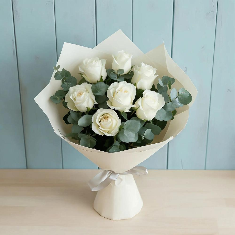 Букет Белые розы в Эвкалипте в Евсеево
