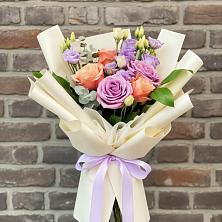 Букет цветов из:  Лизиантусы и Розы в Евсеево