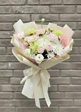 Букет цветов из:  Гвоздики, Розы, Лизиантусы и Хризантемы в Евсеево
