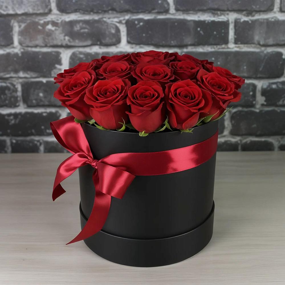 Цветочная композиция из Розы в шляпной коробке в Евсеево