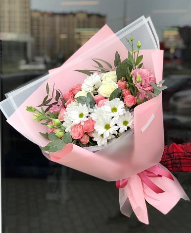 Букет цветов из: Розы, Лизиантусы и Хризантемы в Евсеево